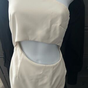 Elegant Cream Sleeveless Dress